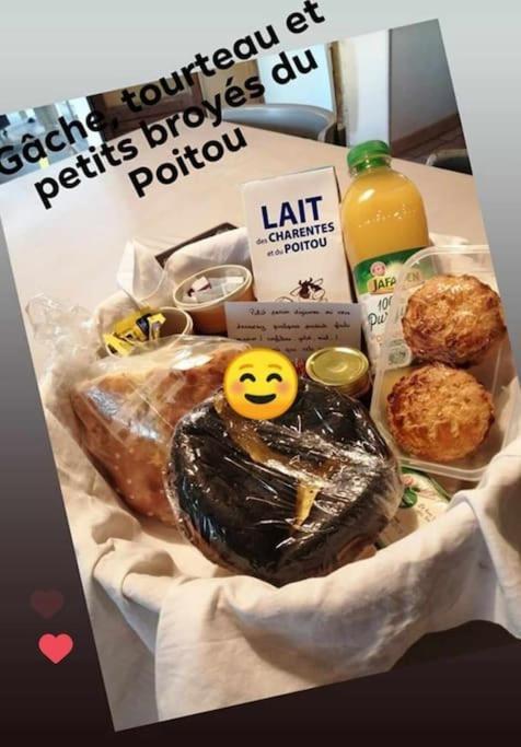Gite Bin Benaise Draps Et Serviettes Compris Pamproux エクステリア 写真