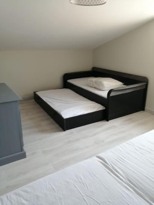 Gite Bin Benaise Draps Et Serviettes Compris Pamproux エクステリア 写真